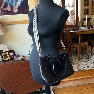 Gucci, black leather tote, design changes PLEASE READ. 78983, 002088.